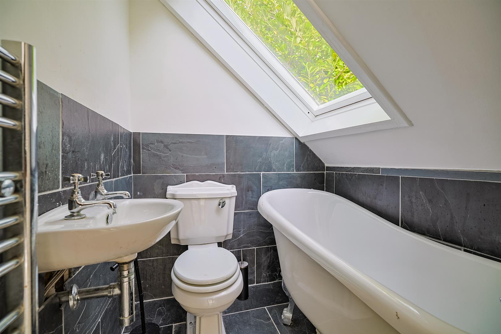 Grovewood, Groves Avenue, Langland, Swansea, SA3 4QF